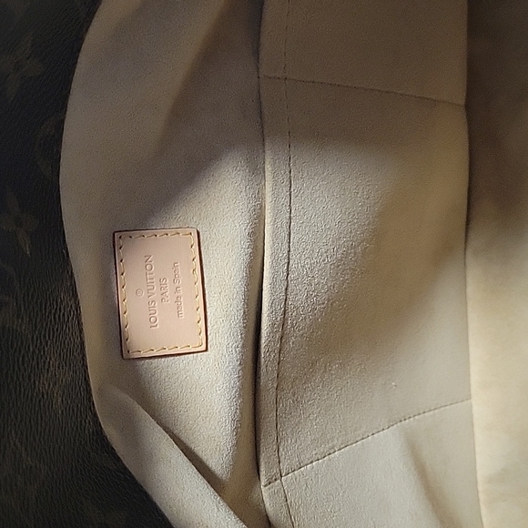 Louis Vuitton 💯 Authentic - Picture 7 of 13